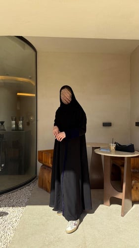 عباية نص كلوش مخمل كحلي