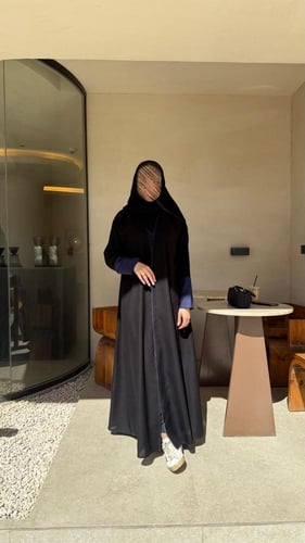 عباية نص كلوش كتان كم كحلي