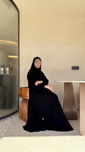 عباية نص كلوش مخمل كحلي