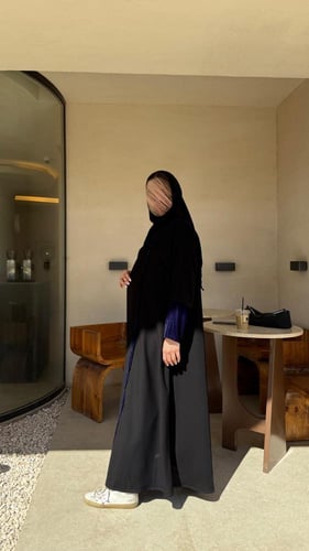 عباية نص كلوش مخمل كحلي