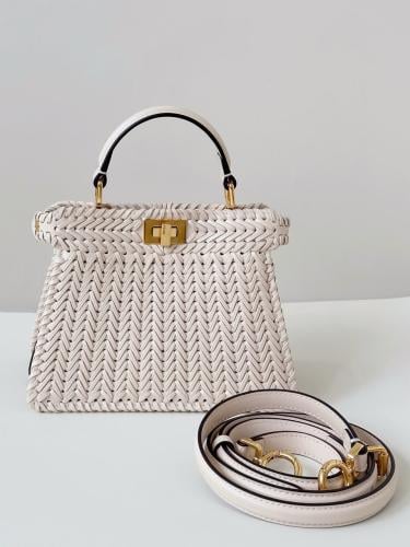 فندي مقاس 18cm ( مقلدة ، طبق الاصل )