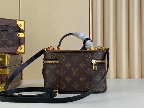 لوي فيتون مقاس 19cm ( مقلدة ، طبق الاصل )