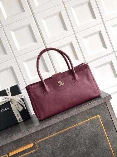 شانيل لون عودي مقاس 32cm ( مقلدة، طبق الاصل )
