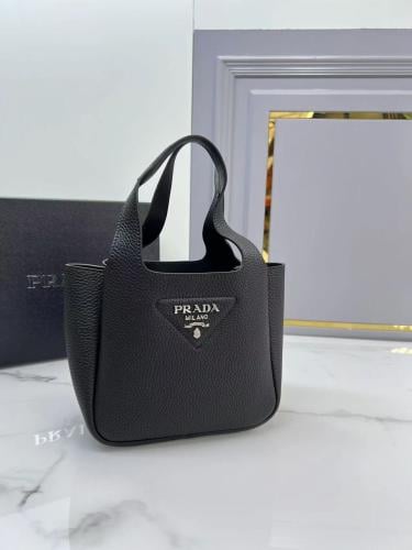 برادا ( مقلدة ، طبق الاصل )