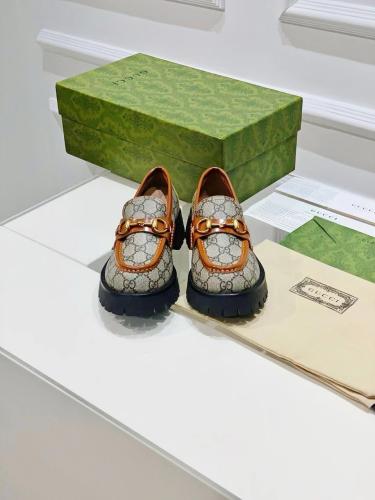 قوتشي ( مقلدة ، طبق الاصل )