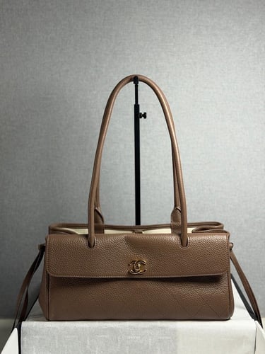 شانيل لون بني مقاس 30.5cm ( مقلدة ، طبق الأصل )