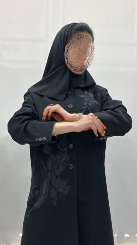 بليزر ورود كلوش بقماش رموش وتطريز اسود