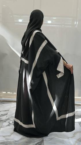 عباية اسبيشل بشت اللون الزيتي