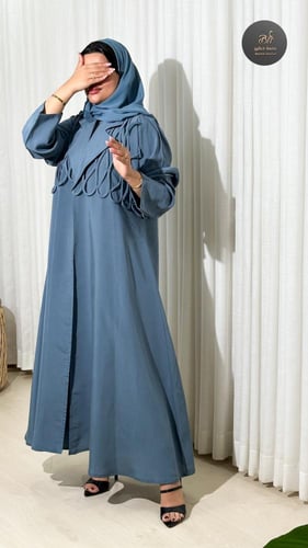 عبايه كلوش بقماش حرير ياباني