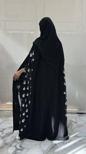 عباية هند قطري بقماش اندنوسي اسود فاحم وجوانب تل م...