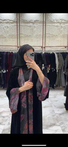 عباية اريام مخمل مبطن بالون الوردي المشجر