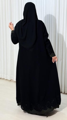 عباية فتون لون زيتي مخرم