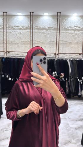 عباية مذهله مخمل الون الكرزي