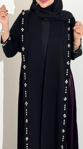 عباية مذهله كلوش جوانب مخمل اسود