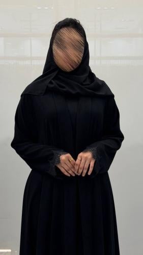 عباية بسمه دبل كلوش بقماش ملكي كلفه بالكم
