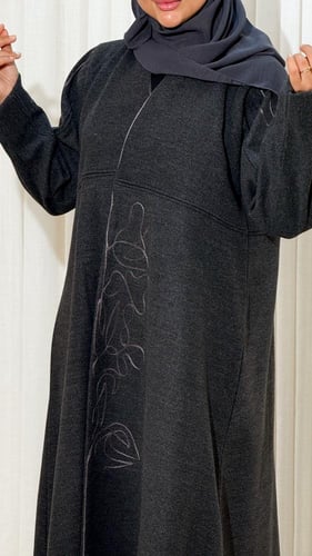 عباية بيان كلوش بقماش جوخ الون الرمادي