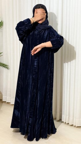 عباية ورده مخمل مكسر الون الكحلي