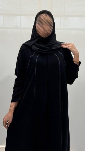 عباية مجد كلوش بقماش سراميك اسود فاحم وتحديد كحلي