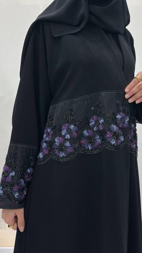 عباية وسن كلوش بقماش اندنوسي اسود فاحم وتدخيلات كل...