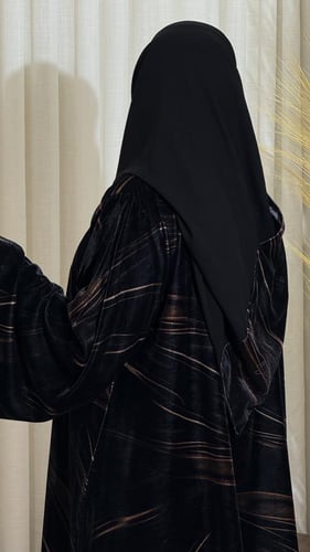 عباية برنت مخمل طباعه مقلم