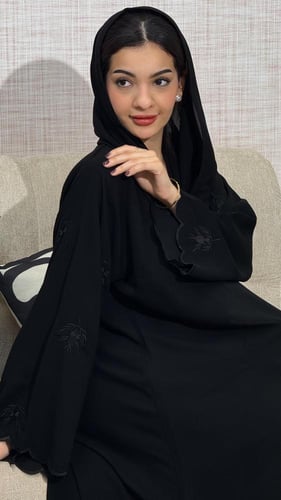 عباية كلوش أكمام تطريز بقماش أنترنت