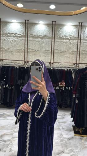 عباية فطوم كلوش مخمل مكسر بتطريز الون الموف