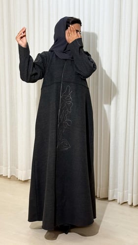 عباية بيان كلوش بقماش جوخ الون الرمادي