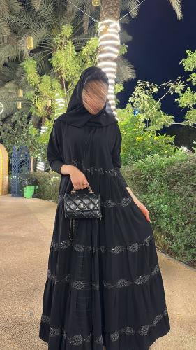 عباية رغد بقماش شيفون طبقات الون الفضي