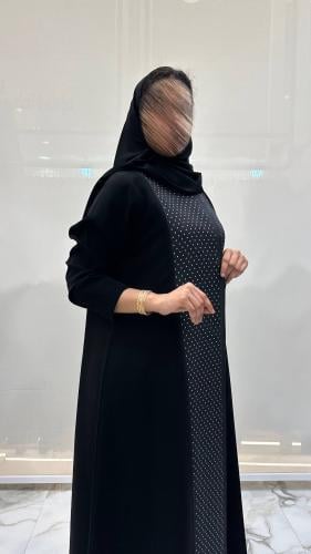 عباية اسيل كلوش بقماش اندنوسي وتدخيلات تفته منقط