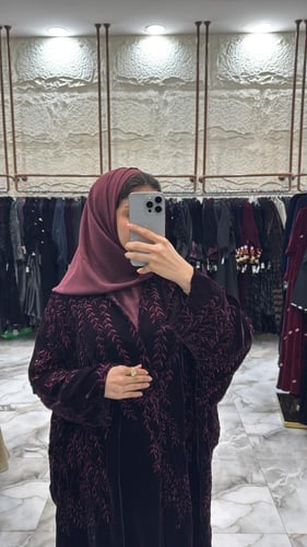 عباية صفوه مخمل فراشه تطريز منثور كرستال الون البر...