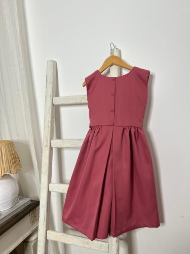 مريول للمرحلة الابتدائية منفصل .