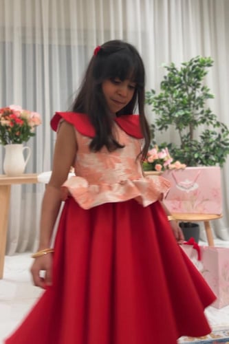 فستان الورد من كولكشن العيد .