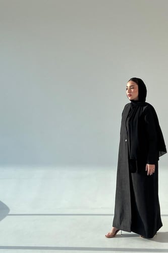 عباية بليزر ملمس حرير A1 .