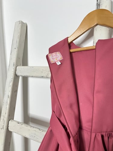 مريول للمرحلة الابتدائية منفصل .