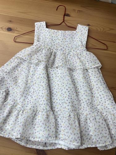 فستان شيفون صيفي مورد وردي بدون اكمام .