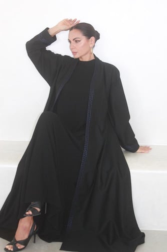 عباية سوداء A10 .