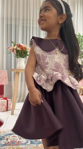 فستان الورد البنفسج من كولكشن العيد .