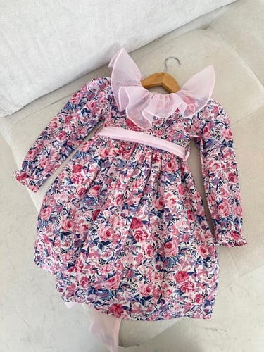 فستان الورد .