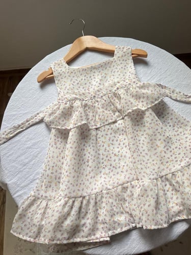 فستان شيفون صيفي مورد وردي بدون اكمام .