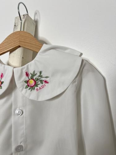 قميص ابيض بتطريز ناعم