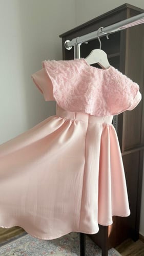 فستان بيبي بنك 26 .