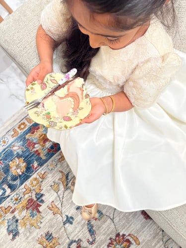 فستان دانتيل سكري .