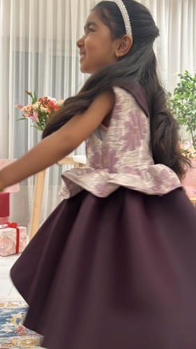 فستان الورد البنفسج من كولكشن العيد .