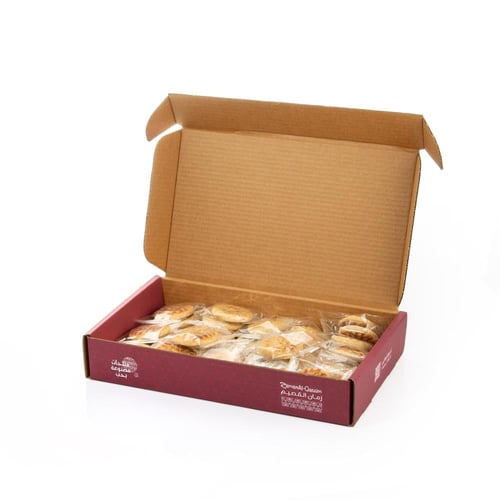 سناك دايت بالمكسرات والتمر