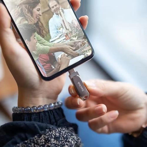 ذاكرة مدخل تايب سي، اسود