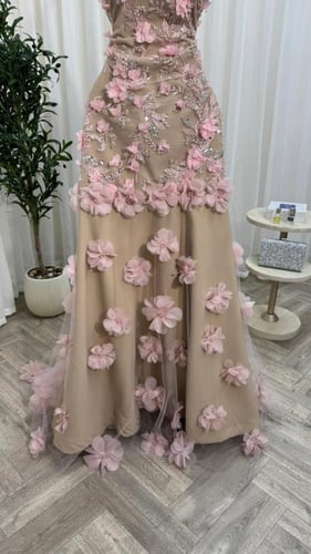 فستان لاتينا