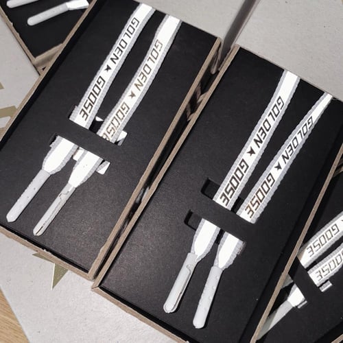 Shoe laces Reflected