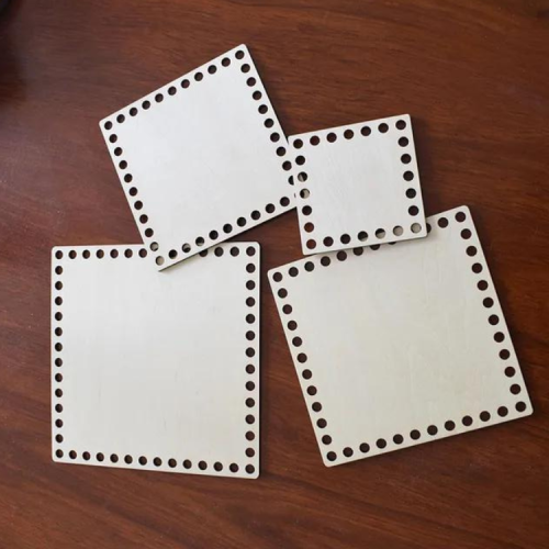 قاعده خشبيه مربعه