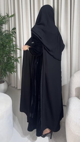 عباية شتوية مخمل × كريب ملكي