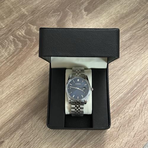 ساعة رجالي بميناء كحلي